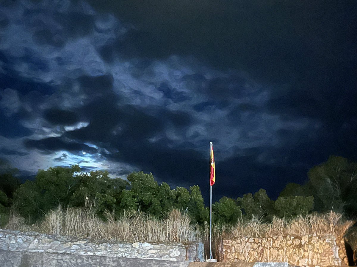 Enhorabuena a <a href="/ARBALUARTE/">ASOCIACIÓN HISTÓRICO CULTURAL RECREADORES BALUARTE</a> por su magnífica participación en la <a href="/BadajozEnBlanco/">Noche en Blanco de Badajoz</a> 👌🏻👏🏻👏🏻