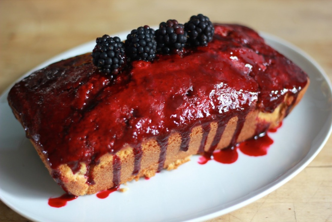 LauraMadeleine's tweet photo. Going blackberrying? Here are a few late summer recipes to try, like this hazelnut cake with a blackberry sloe gin glaze

https://t.co/Jrh1mrZhHY https://t.co/eds6vOMvuA