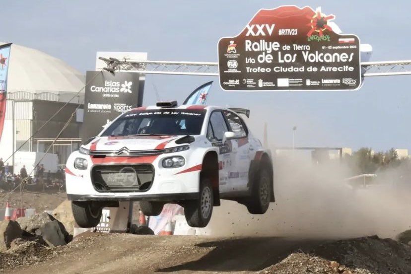 📝 <a href="/MadsOstberg/">Mads Østberg</a> triunfa en el Rallye <a href="/IslaLosVolcanes/">XXVI Rallye Isla de Los Volcanes</a> con un <a href="/CitroenEspana/">Citroën España</a> C3 Rally2 

➡️ shorturl.at/elqX1

#CERTRallycar 🇪🇸