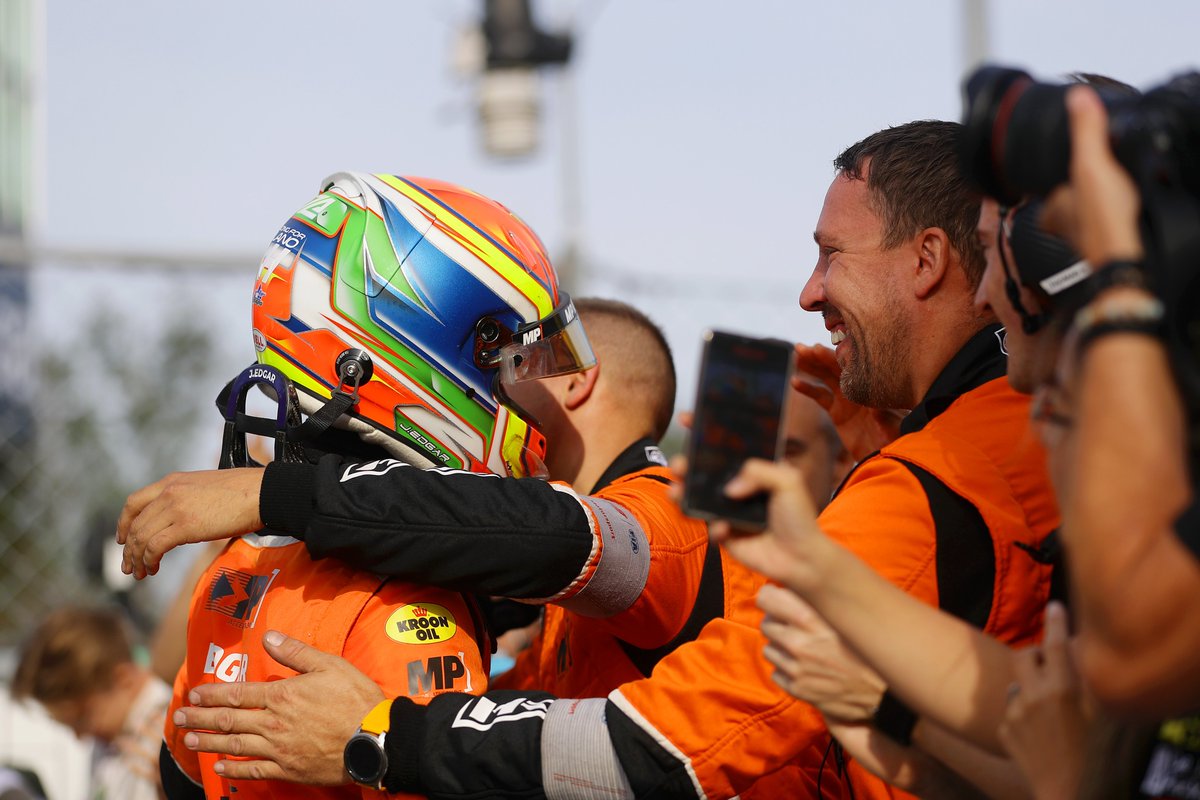 Formula3's tweet photo. Jonny Edgar 👏

#ItalianGP #F3 https://t.co/srg58WVHDF