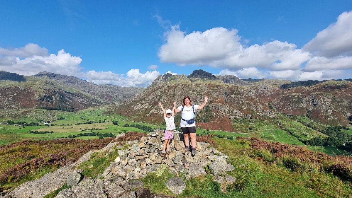 mandat201077's tweet photo. Ended the summer with a day in lakes a little hill and a dip in blea tarn just perfect x @GreatwoodCPS https://t.co/Vjl20Sz9KW