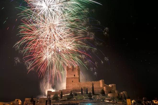 Turismo Villena (@turismovillena) on Twitter photo âšð¥ ðŸðŒðððððð ðððððð ðŒððððððŸððŒððð
ð¿ÃðŒ 4
Gran espectáculo de Fuegos Artificiales desde el Castillo de la Atalaya para iniciar las Fiestas de Moros y Cristianos. Madrugada del 4 al 5 de Septiembre a la 01:00h.
turismovillena.com âšð¥ ðŸðŒðððððð ðððððð ðŒððððððŸððŒððð
ð¿ÃðŒ 4
Gran espectáculo de Fuegos Artificiales desde el Castillo de la Atalaya para iniciar las Fiestas de Moros y Cristianos. Madrugada del 4 al 5 de Septiembre a la 01:00h.
turismovillena.com