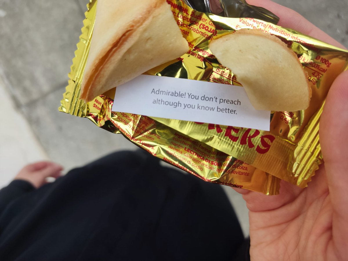 Glückskeks am Limit: "You don't preach" - stimmte am ersten Sonntag nach dem Urlaub nicht ganz; zum Glück 😀
#waspfarrerinnensomachen 
#glückskeks