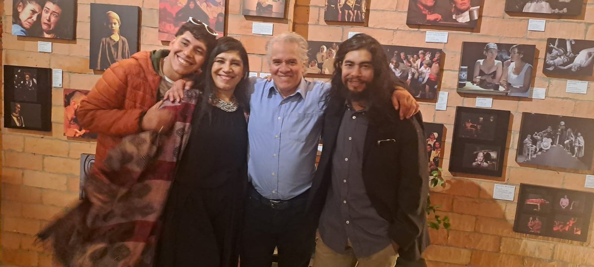 Cumplimos 35 años de Ditirambo Teatro.  Gracias equipo Ditirambo,  colegas y salas, espectadores e instituciones públicas y privadas.