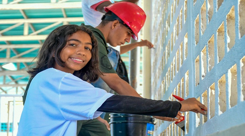 Avanza recuperación de centros educativos mediante las Bricomiles

#MaduroVamosPaLante

vtv.gob.ve/recuperacion-c…