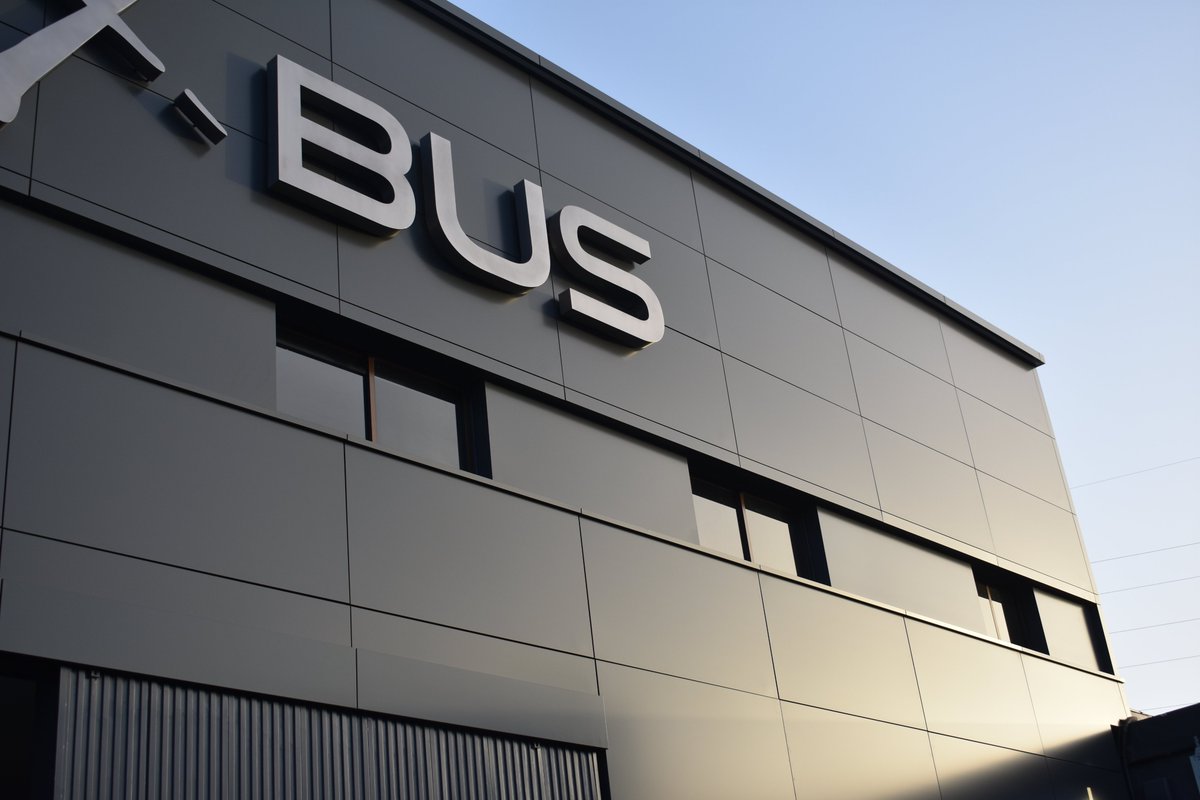 bobetcanarias's tweet photo. ¡La innovación y el estilo se unen en la nueva fachada ventilada que hemos diseñado, fabricado e instalado para Transalex Bus !
#BobetCanarias #TransalexBus #Diseño #fachada #fachadaventilada #composite #arquitecturaydiseño #arquitetura https://t.co/O1xNpxJ3Ee