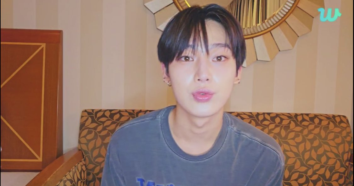 뒤에 누가 있다는 말도 너무 오랜만이당
난 누가 잇어도 좋아!!!

진짜기존쎄미치겠다