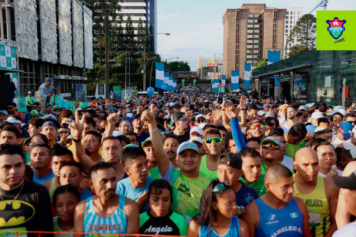 ¡Apoyemos a nuestros atletas! Miles de corredores llenan las calles de la ciudad. 🙌🏁🏃‍♂️
<a href="/21KMuniGuate/">21K MuniGuate</a>  #LaCiudadDelRunning #MediaMaratónMuniGuate