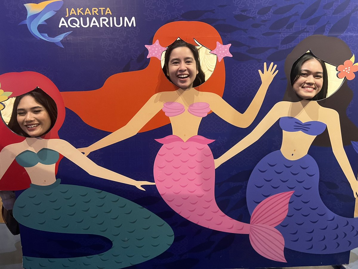 imyouregirl's tweet photo. Little mermaid https://t.co/UwqnPEUqHE