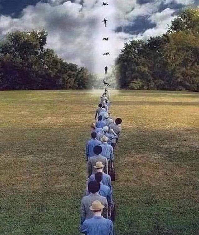 RonaldoPy2rmy's tweet image. Estamos todos na fila!
A cada minuto alguém deixa esse mundo pra trás. 
Não sabemos quantas pessoas estão na nossa frente. 
Não dá pra voltar pro “fim da fila”.
Não dá pra sair da fila.
Nem evitar a fila.
Então, enquanto esperamos a nossa vez:
Faça valer a pena