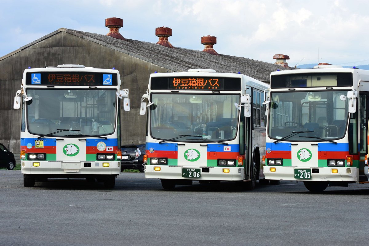 伊豆箱根バス 沼津200か437[2121]/KL-RA552RBN 沼津200か263[2234]/KL