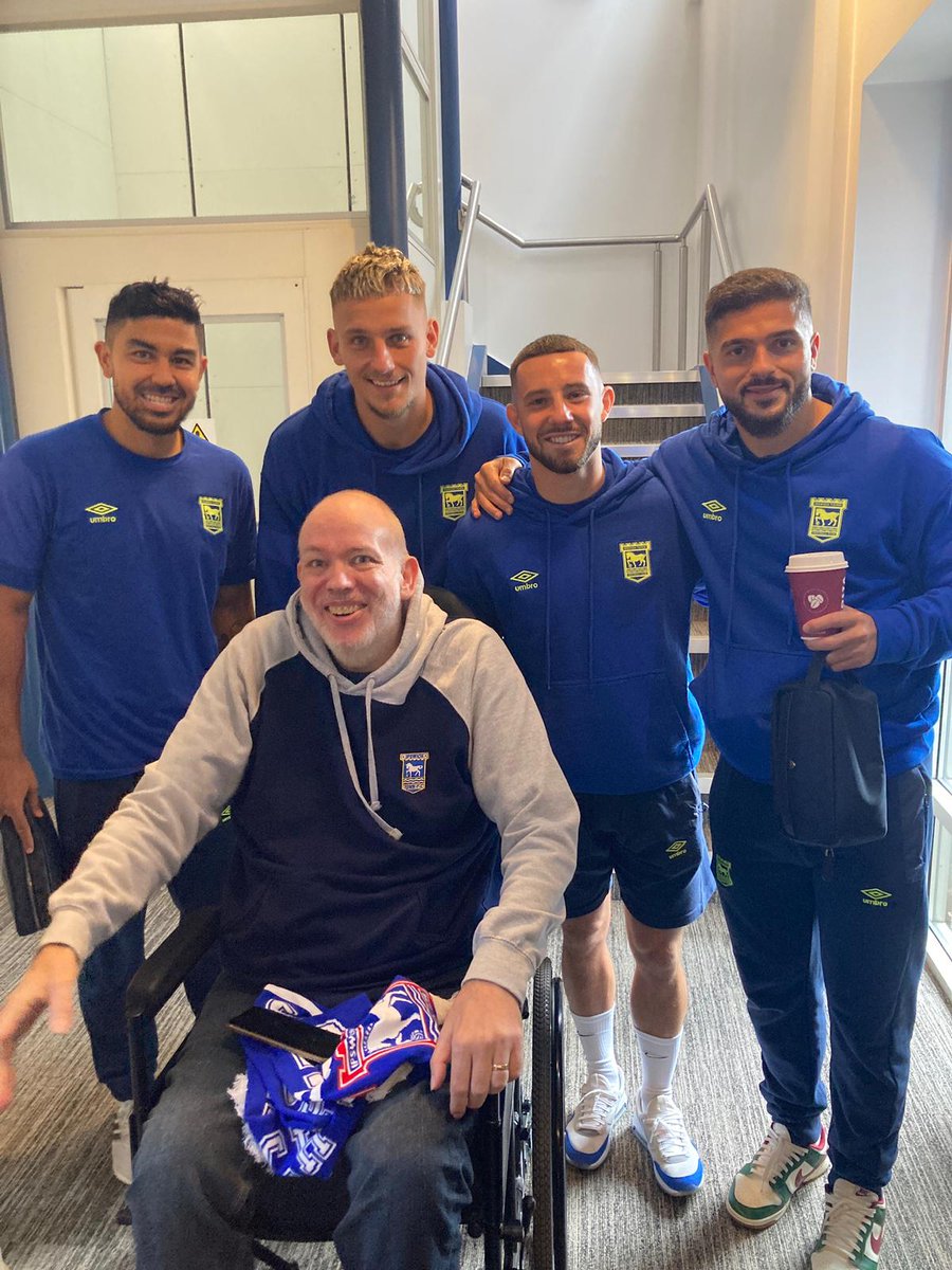 NicolaITFC's tweet image. A massive thank you to everyone at @IpswichTown and St Elizabeth's hospice for arranging a very special day for my brother-in-law yesterday. You were all amazing as we'd not seen Mark smile for a very long time. Mark sadly has MND. #MakingMemories 💙💙