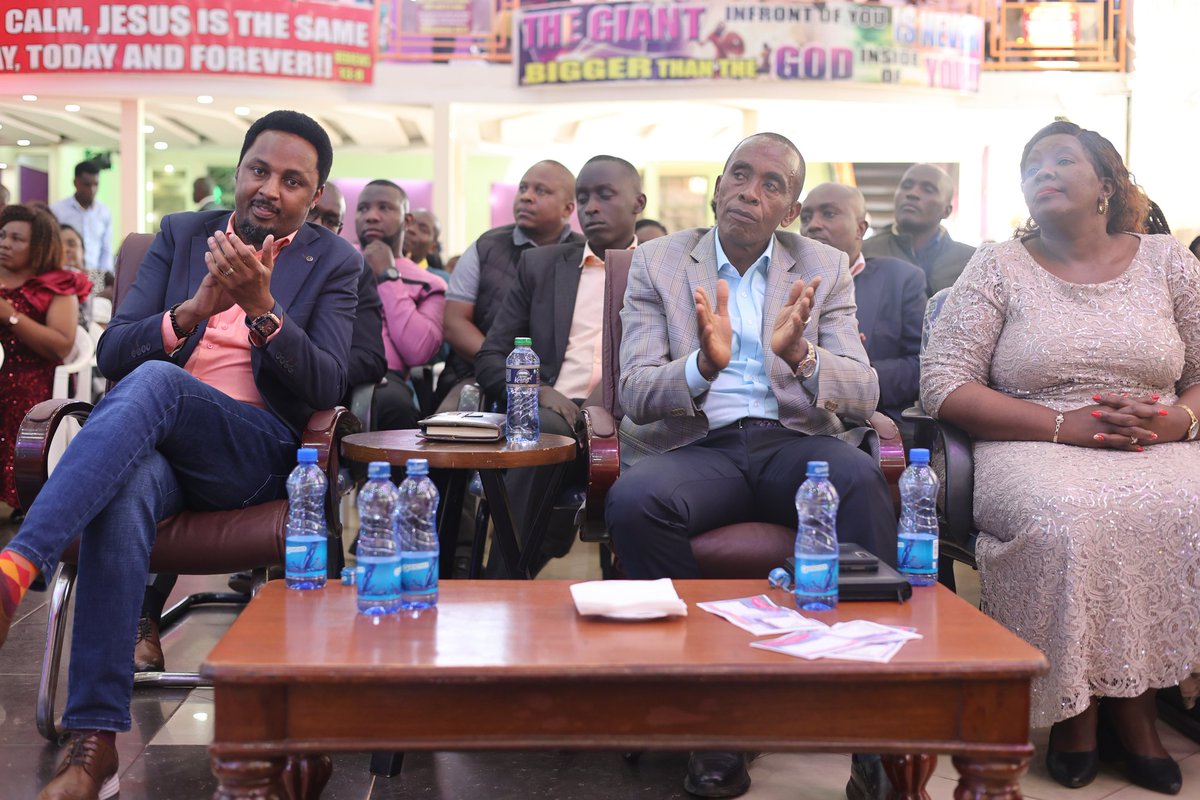 KarungoThangwa's tweet photo. 16 years of Praise and Worship. 16 years of encouragement and good news. Congratulations to the Victor's Assembly Church in Kikuyu. Congratulations to Bishop @BspTheuriMaina 
I was delighted to worship and celebrate with you, along with the Governor of Kiambu @KWamatangi and the Woman Representative @HonWamuratha 
In church, I read these verses; Matthew 5:25-26.