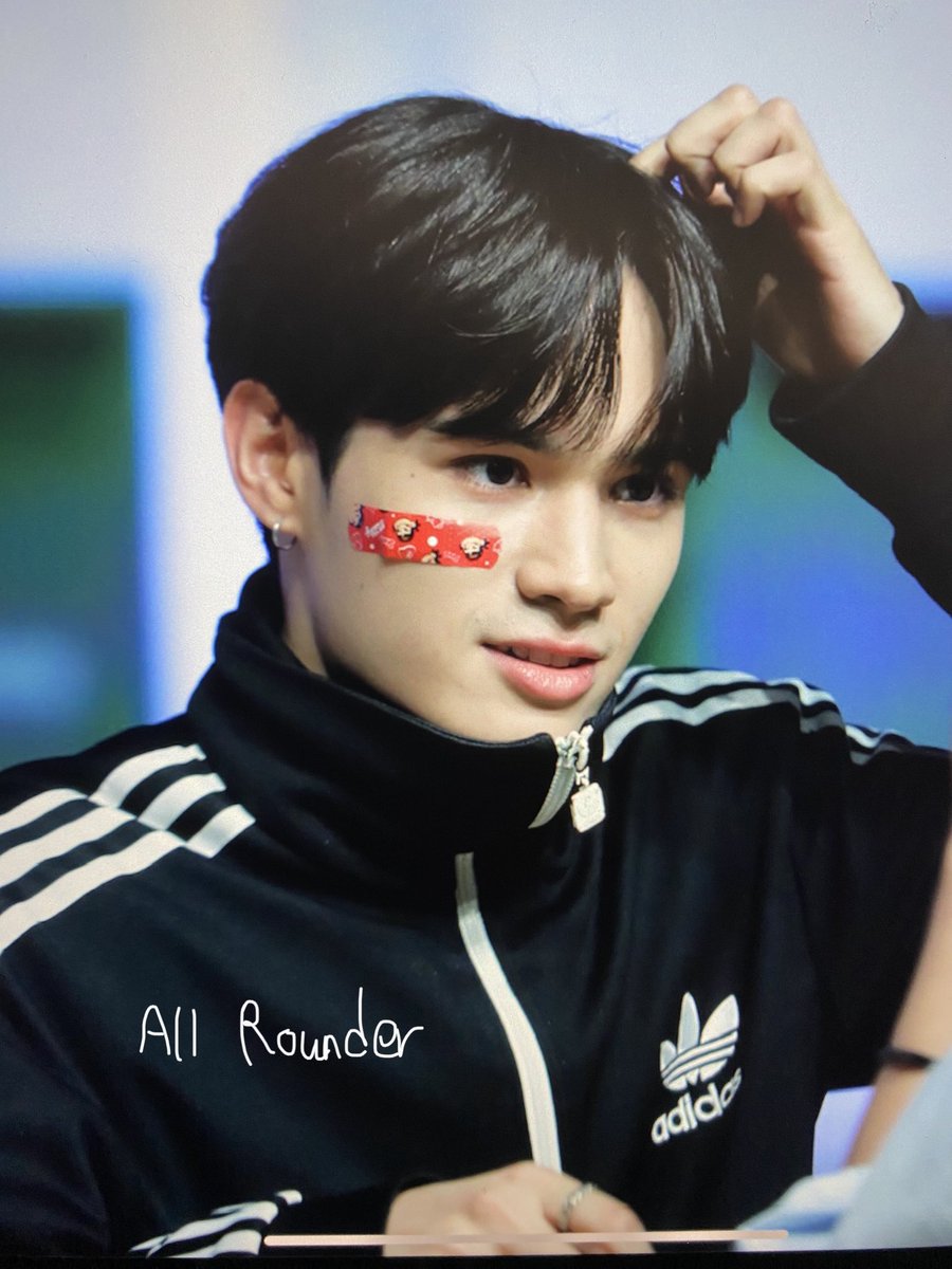 Jay_All_Rounder's tweet photo. 230903 Autumn Bridge Jay pre

엄마 미안
나 이 오빠 좋아하는거 같아

@jchang63 #제이 #제이창 #jay #jaychang https://t.co/RwCaNwWIgR