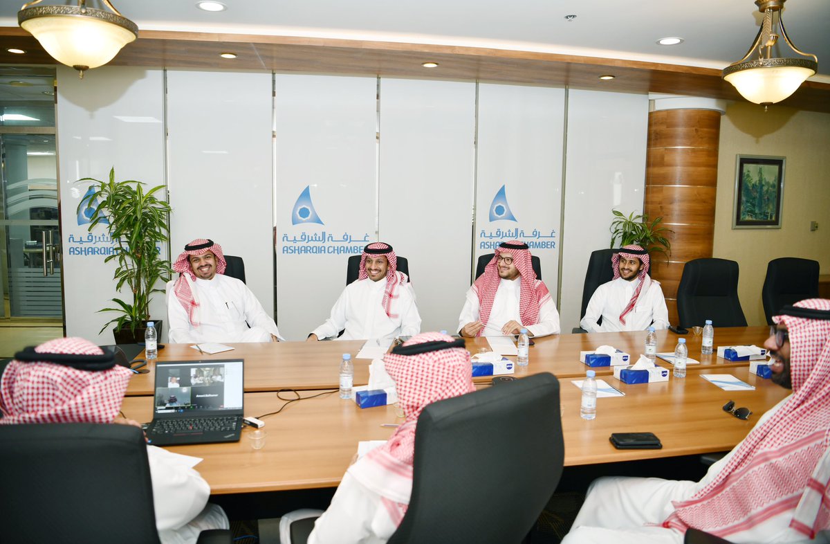 عقدت اللجنة التنفيذية لمجلس شباب الأعمال اجتماعها الدوري اليوم الأحد برئاسة سعد المعجل، ناقش فيه خطة عمل المجلس بما تتضمنه من برامج وأنشطة للعام الحالي.