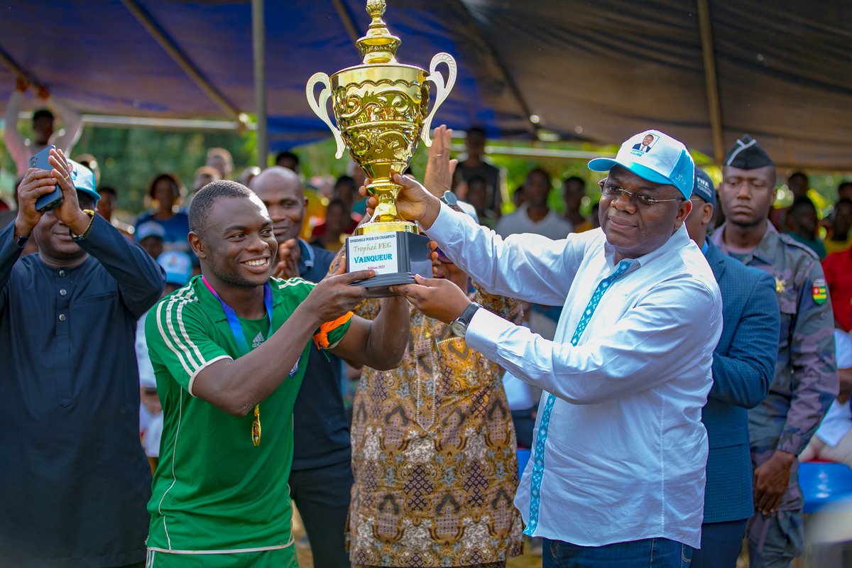 GbenyoLamadokou's tweet photo. Félicitations à l’équipe du canton d’Okou qui remporte ce tournoi !
#TourismeTogo #CultureTogo #Football #Badou #Togo https://t.co/nG5QrRZu9F