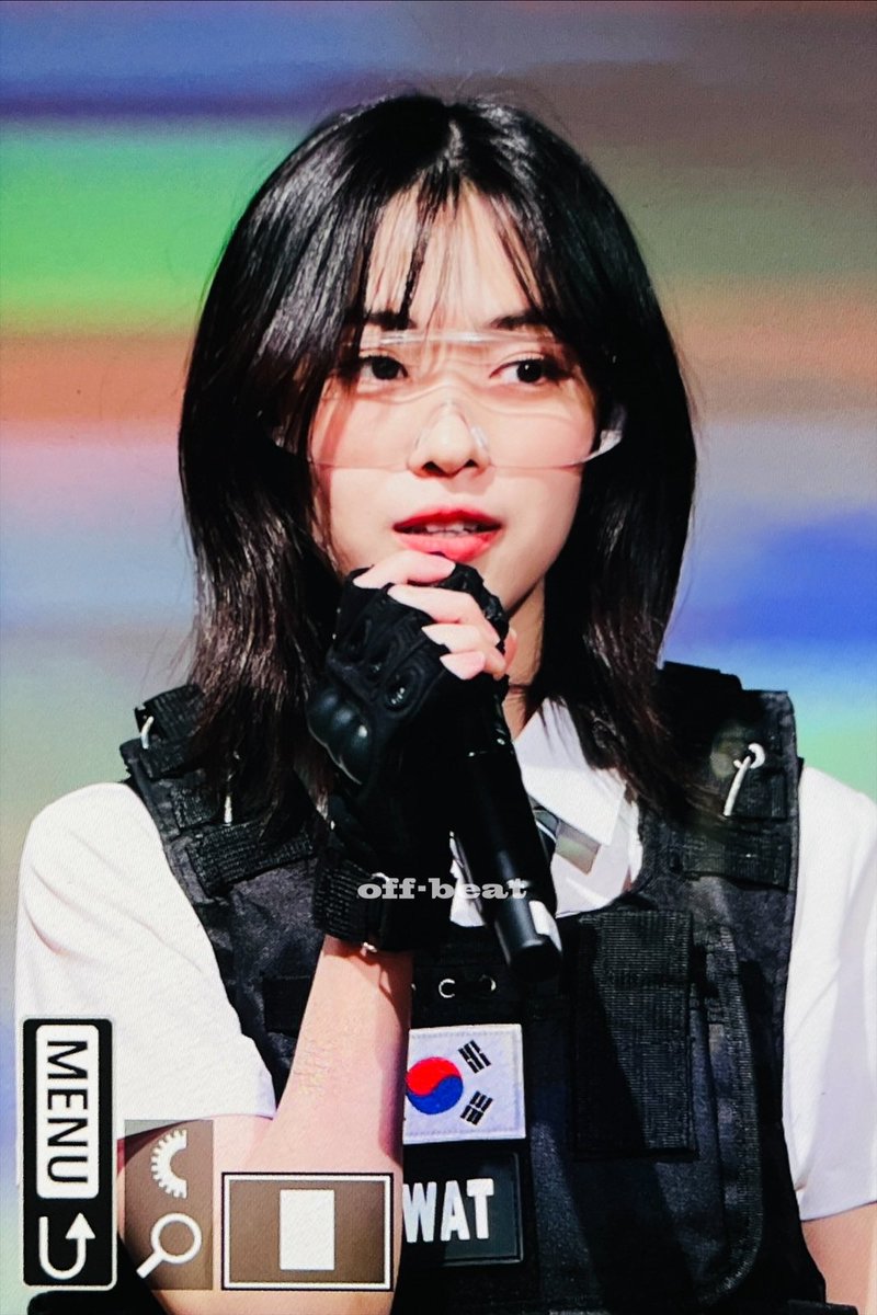 rjnrated's tweet photo. excuse me,miss ryujin? https://t.co/tB7decc7PF
