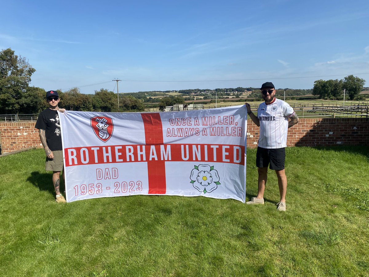 Thanks @FootballFlags Now the old man, at least in spirit ,can carry on coming to the match with us. Not that he wasn’t already. Up The Millers. #RUFC ❤️ 🔴⚪️
