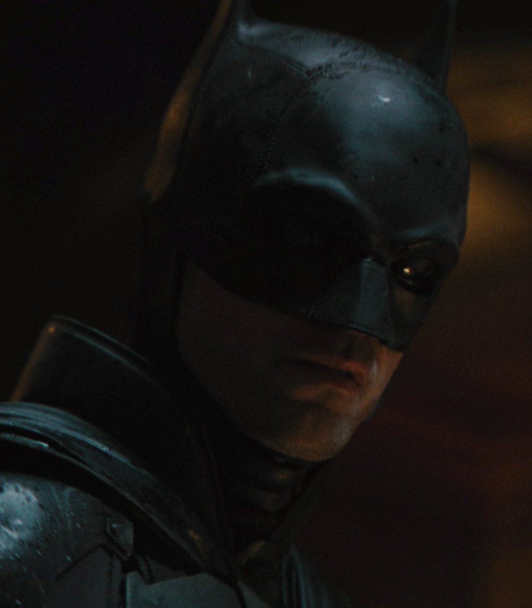 thebatfilm's tweet photo. Robert Pattinson:

“If he puts on the suit, and he believes in it so much, it elevates him as a creature; he isn’t Bruce, he is The Batman." https://t.co/brBzEMZM1I