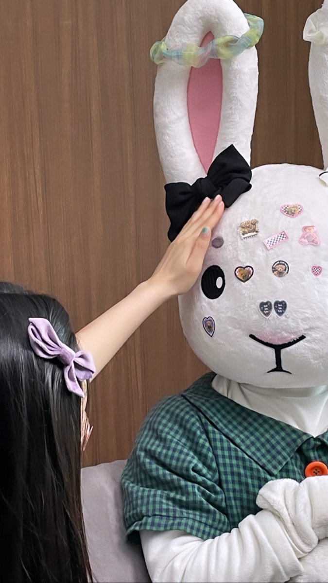 Rela jadi badut demi ultah mbak pacar

Happy birthday my dearest Nana ❤️