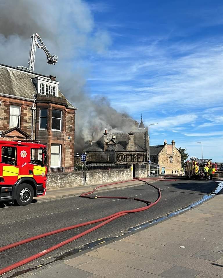 Oh look, there's N05A1 on its last 24 hours at Kirkcaldy Fire Station doing what is dies best! Could make this up. #CutsLeaveScars