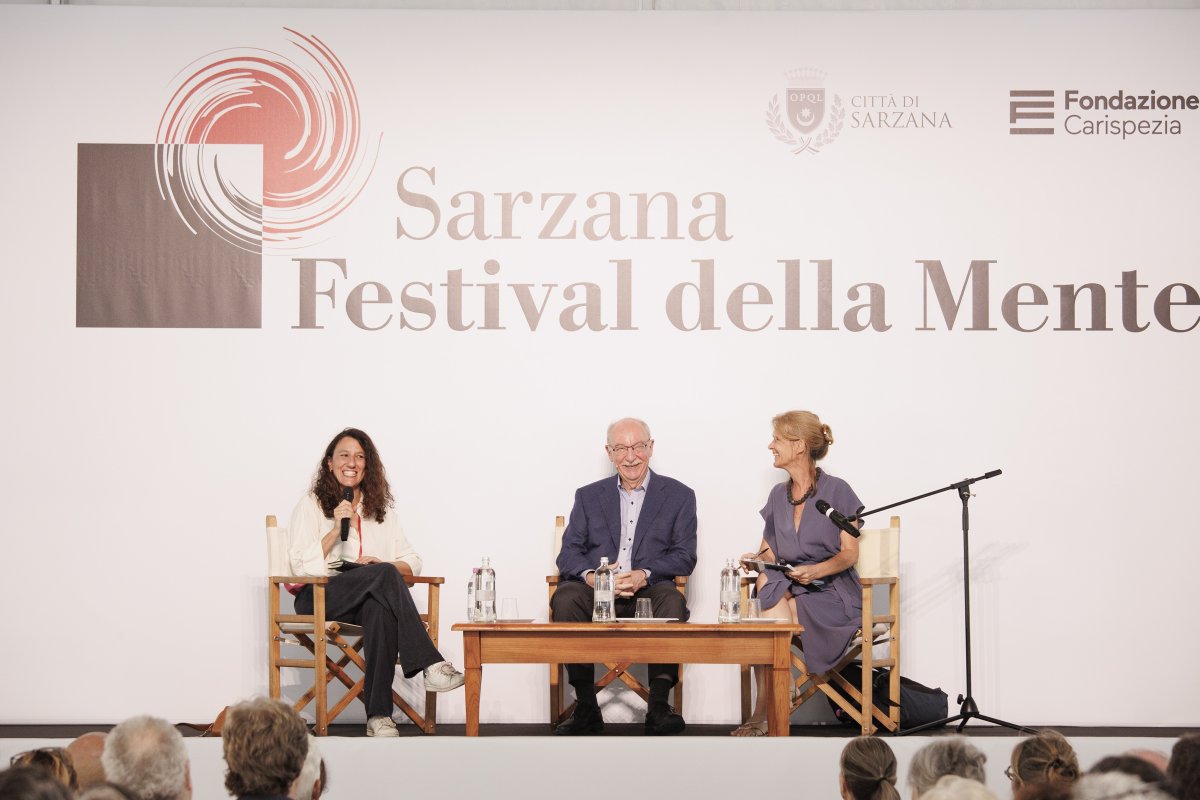 FestdellaMente's tweet photo. 🔴 VERONICA BARASSI, GERD GIGERENZER ⚫
• L’intelligenza artificiale generativa e la meraviglia dell’intelligenza umana •
#FdM23 #meraviglia #festivaldellamente #Sarzana #festivalculturali @veronicabarassi @LuissLUP @CortinaEditore https://t.co/t3gkEJ2QxR