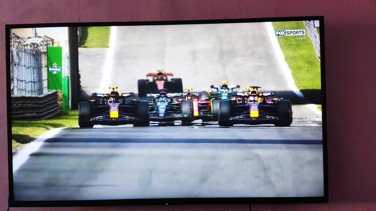 RuloReyna's tweet photo. P2 para @SChecoPerez vamos!!! #ItalianGP https://t.co/ujNPGt1uBP