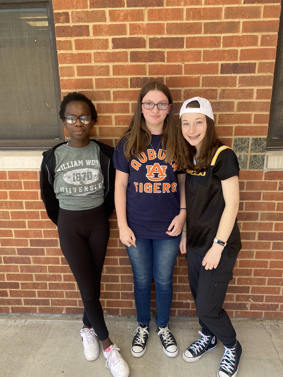 mserinthompson's tweet photo. @CPSAVID Smithton showed up for #CollegeColorsDay https://t.co/XFbFiIkAOE