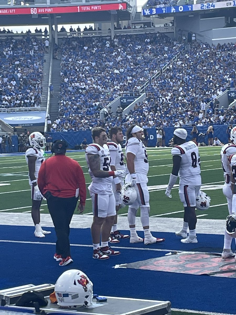 It’s the time I’ve been waiting for, love watching my nephew <a href="/Kyleking5454/">Kyle King</a> play it was a tough loss, but expected. I also got to hang out with my nephew <a href="/jdunc51/">Jake Duncan</a> in his domain, win win for this proud aunt 😊 the season begins🔴⚪️ #UK #Ballstate #collegemen