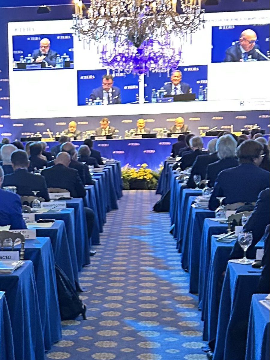 A #Cernobbio2023 la discussione prosegue ora su decarbonizzazione, sicurezza energetica e infrastrutture. <a href="/MASE_IT/">Ministero Ambiente e Sicurezza Energetica</a> #TEHA <a href="/Ambrosetti_/">The European House - Ambrosetti</a>