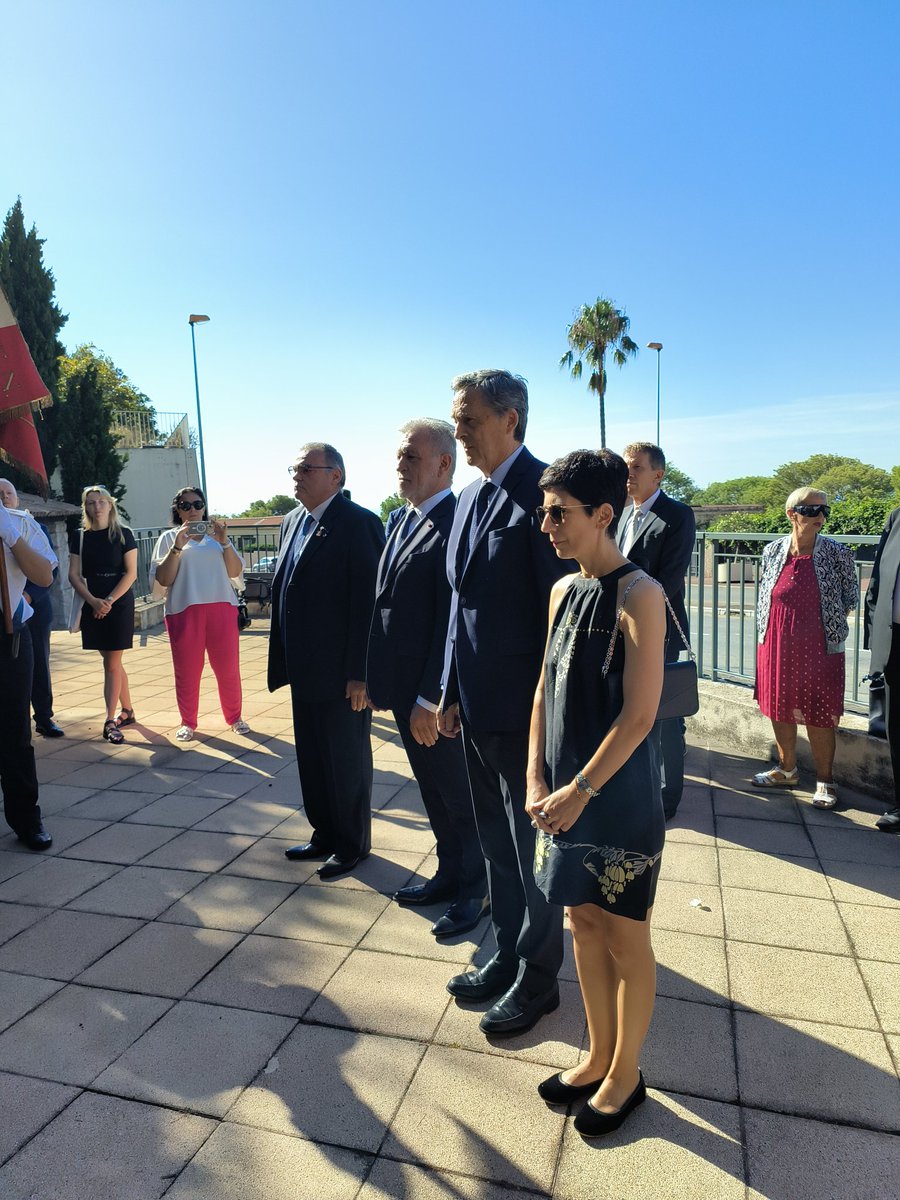 79e anniversaire de la Libération de Cap d’Ail. Ce matin, dépôt de gerbes devant la plaque commémorative de l'av. Rainier III avec le Maire Xavier Beck, Gérard Spinelli, Maire de Beausoleil, Sabrina Ferrand, conseillère départementale et les représentants de Monaco💐 #3septembre