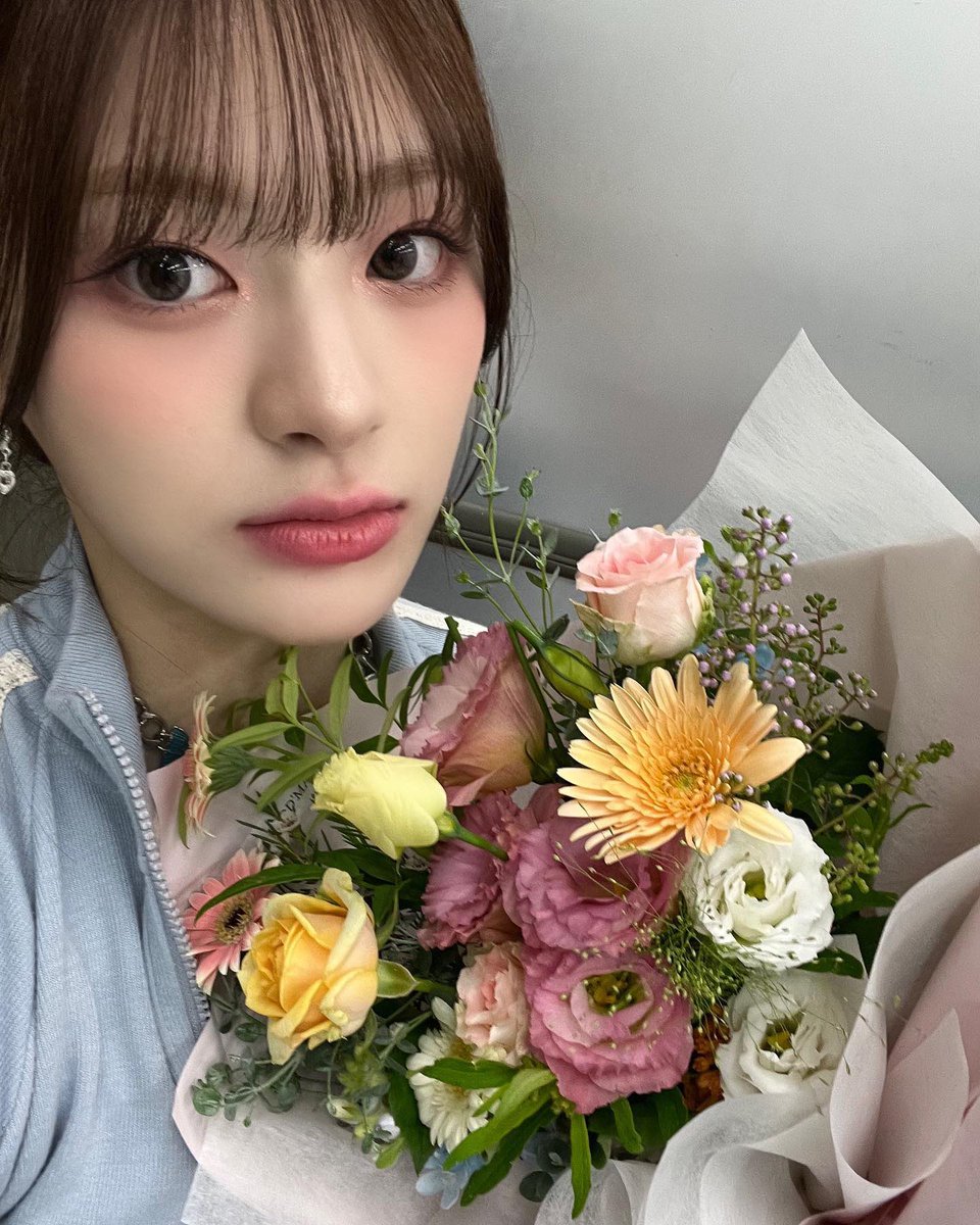 winterbabyfox's tweet photo. 230903 스테이씨 공식 인스타그램 IG #세은

버블버블버블🫧🤍
막방까지 끄읕💐 https://t.co/q44nubmiB7