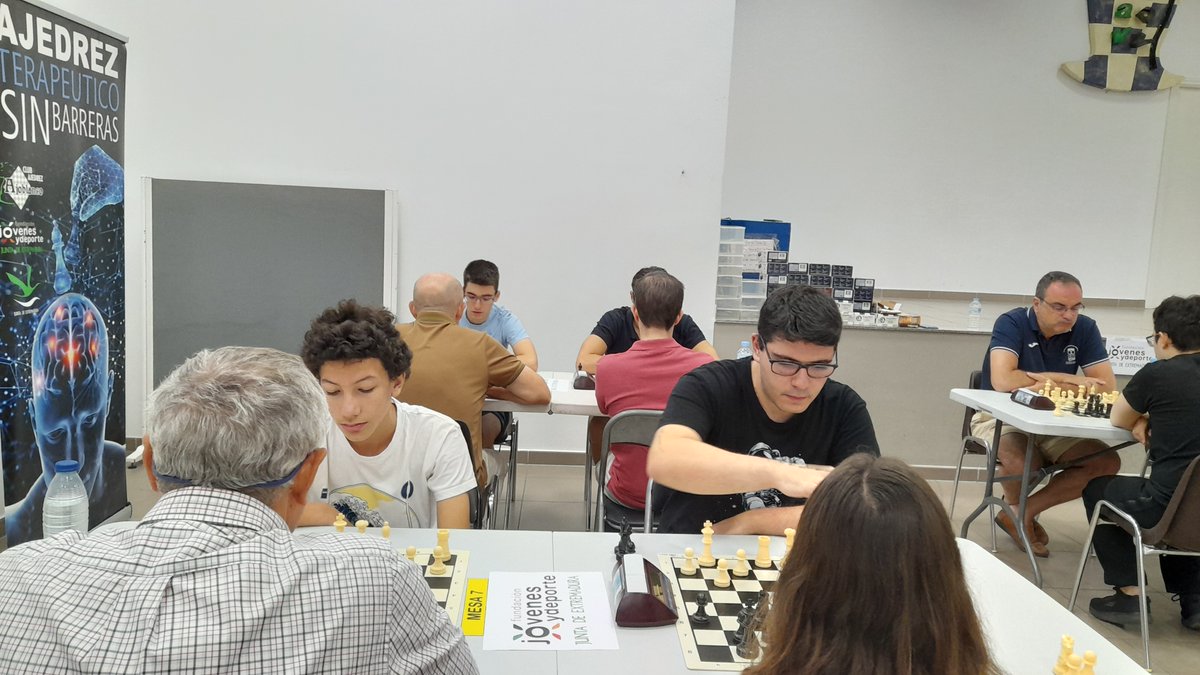 ajoblancochess's tweet photo. Imágenes Ajedrez Sin Barreras
@FJyD https://t.co/SyNJo9GYiA
