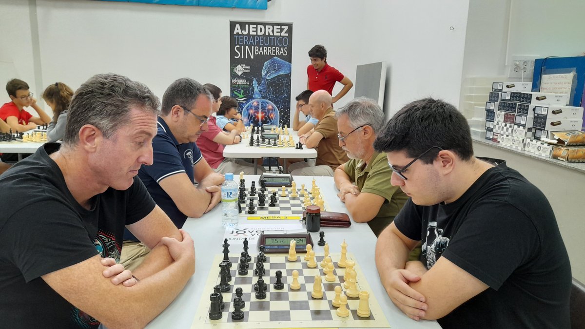 ajoblancochess's tweet photo. Imágenes Ajedrez Sin Barreras
@FJyD https://t.co/SyNJo9GYiA