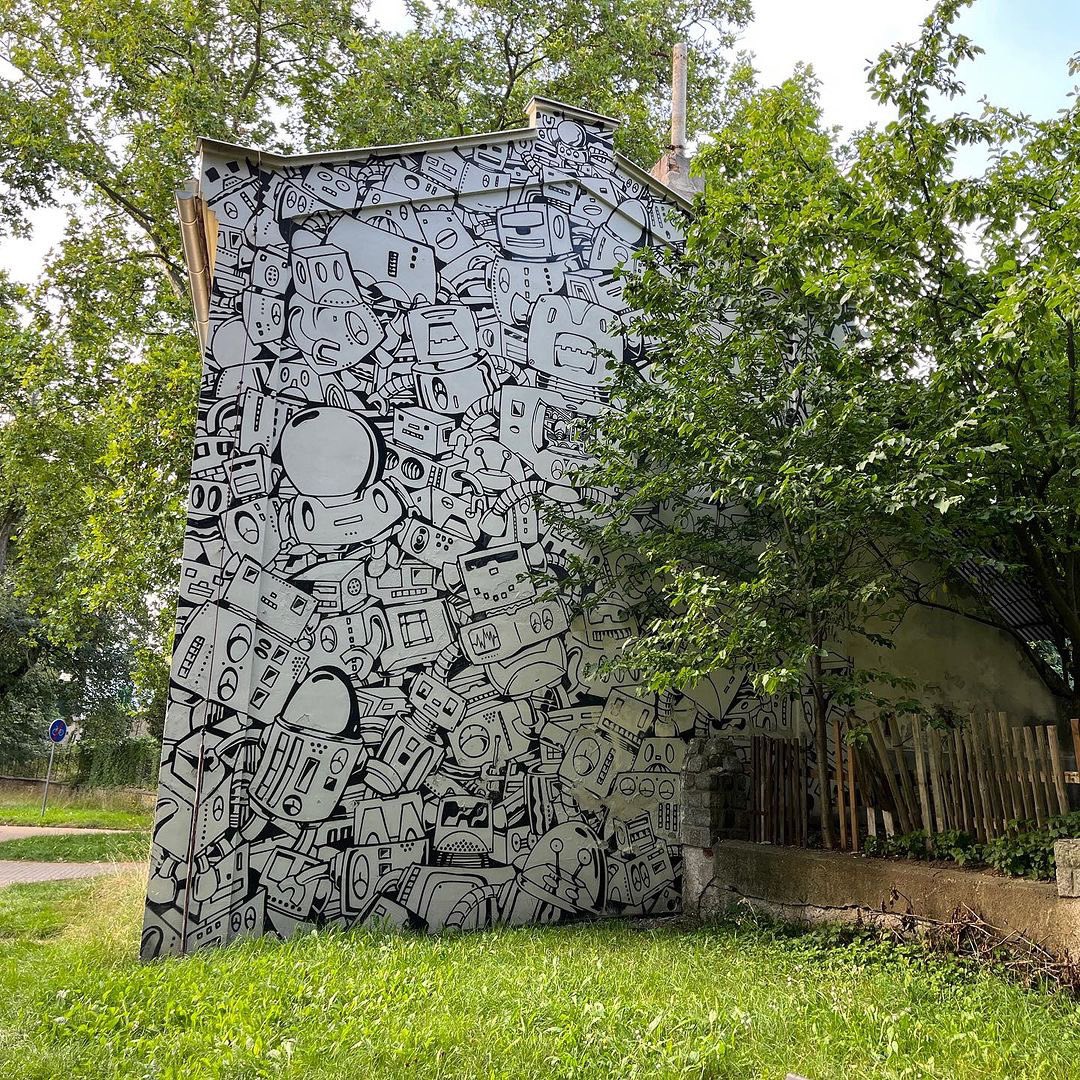 streetart_cz's tweet photo. #StreetArtPraha on tour 🌍
#Podebrady 🇨🇿 #MestoGalerie 3/3
1️⃣ 8RO-X aka ROBOT-X 2️⃣ #YUDOE06📍both at Říční 5 3️⃣ #LukasKladivko📍Schnirchova 6
 📸 20/22.08.2023.
@GALK_Podebrady 
#streetart #urbanart #mural #8rox #streetarteveryday #streetarteverywhere https://t.co/EnYOmM4FP8