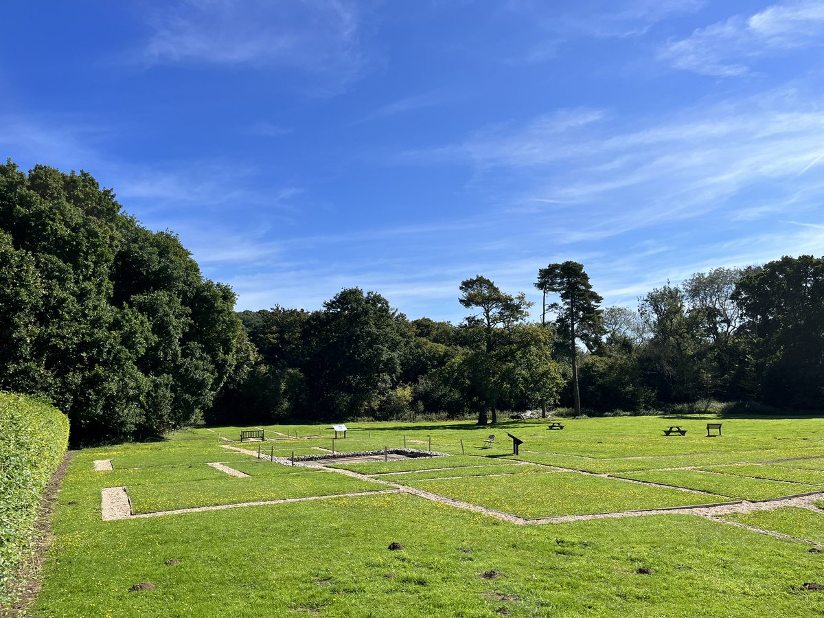 HCTRoman's tweet photo. Warm and sunny today! Best spot for a picnic 🧺 

#musems #hampshire #rockbourne #newforest #romanbritain #romanvilla https://t.co/S4Jb1MsQPt