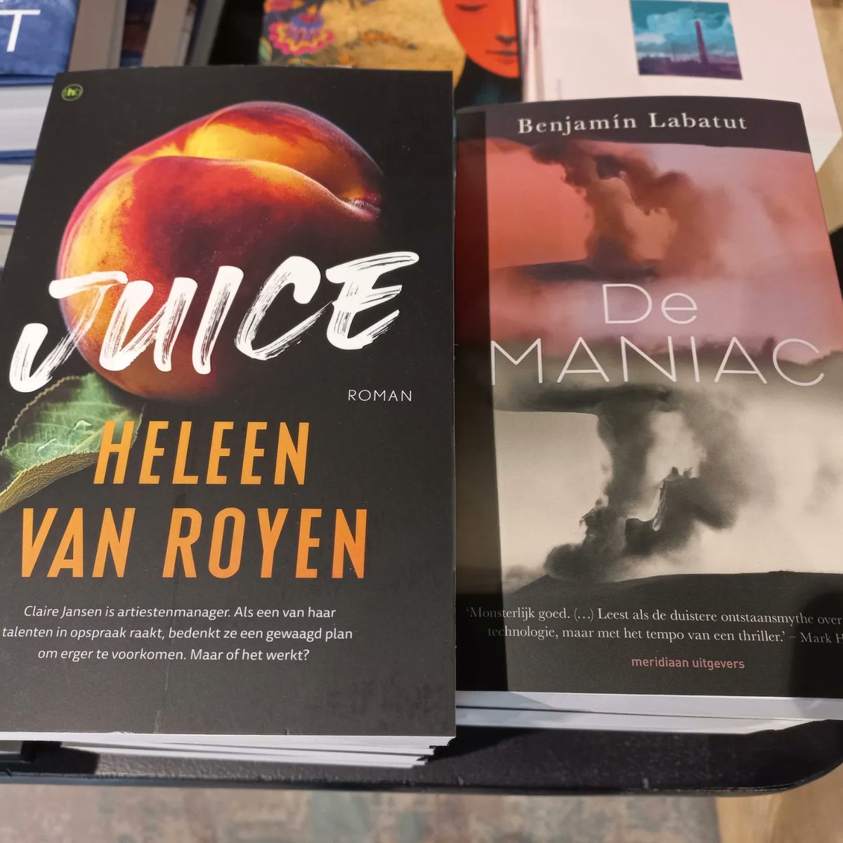 Haasbeekcentrum's tweet photo. We zijn vandaag open tot 17.00 uur!
Kom gezellig even snuffelen tussen de boeken en kalenders! https://t.co/kTDchdpTEB