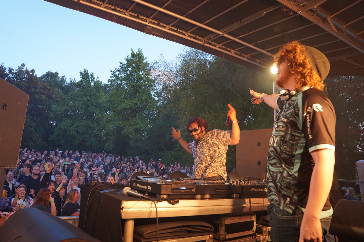 Mixtream's tweet photo. De eerste lading foto's van Mixtream Festival 2023 staat online 🤩

Bekijk het foto-album hier: https://t.co/EgLdwbS7Oy https://t.co/CTSer98vzs