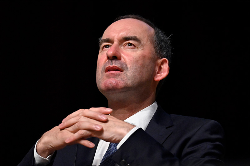 Der politische Flurschaden, den Hubert #Aiwanger trotz seiner  Entschuldigungs- und Erklärungsversuche tagtäglich verursacht und die  gesellschaftliche Spaltung, die er mit seinen egomanischen Redereien  weiter anfacht werden zunehmend größer und greifen mittlerweile auf die