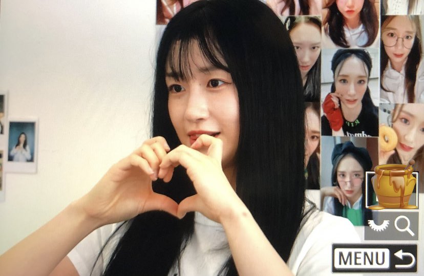 jieun at her birthday café 🥹 im crying