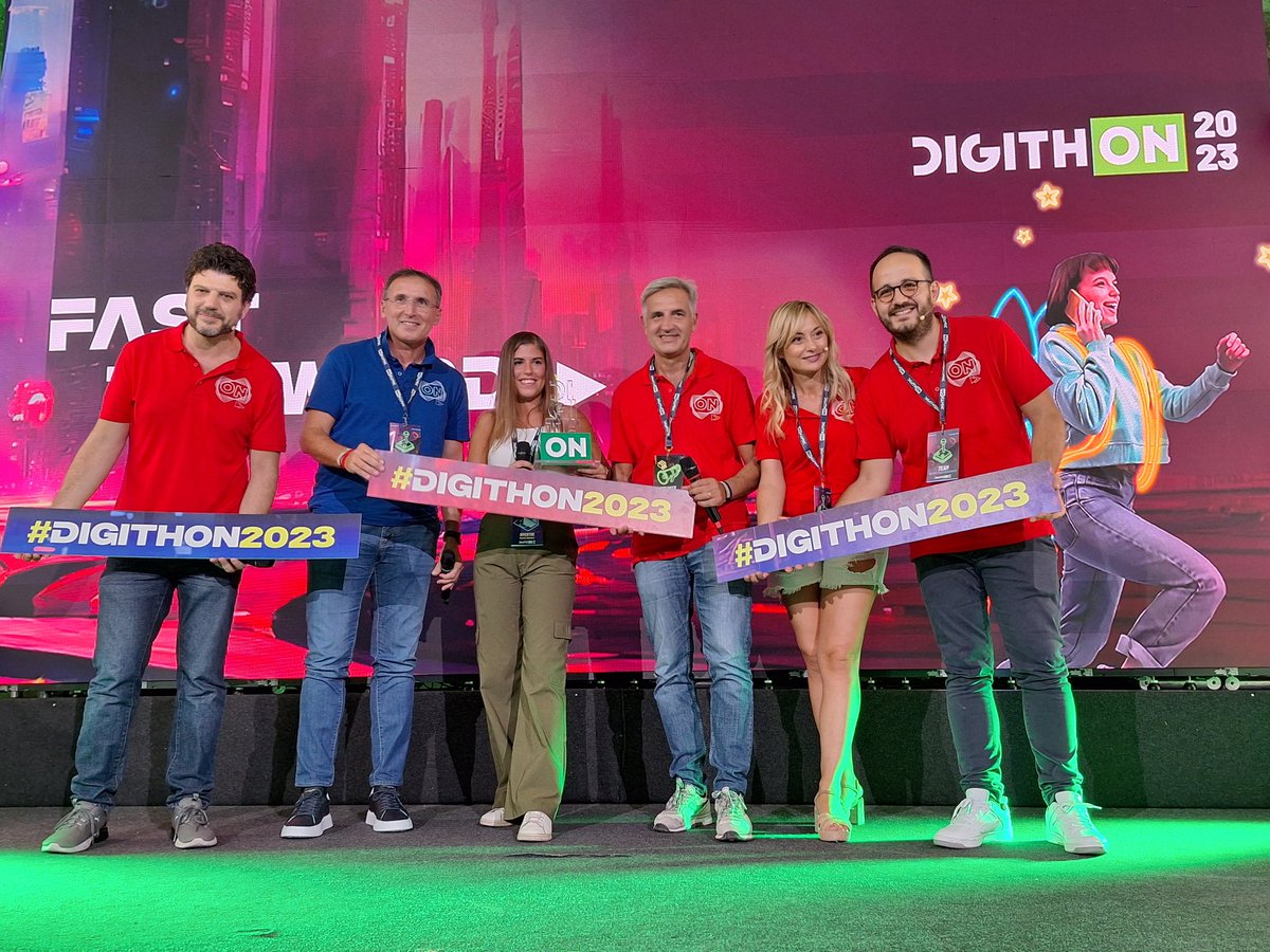 PREMIO DigithON 2023 offerto da Confindustria Bari e BAT CHE PORTA CON Sé UN assegno di €10.000 offerto da Confindustria Bari e BAT. PREMIA SERGIO FONTANA STARTUP NOVIS GAMES @NovisGames