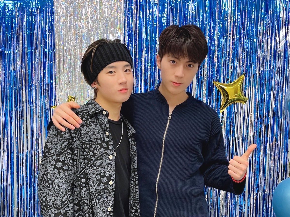 JUSTB_Official's tweet image. [#JUSTB_BY] 상우의 생일을 축하해 주신 모든 온리비 쓰담쓰담 🫳🏻🫳🏻 선선한 가을과 함께 찾아온 상우의 생일을 축하해 주셔서 감사합니다💕 온리비 여러분들이 바로 상우의 선샤인☀️ 상우의 생일선물🎁

#JUSTB #저스트비