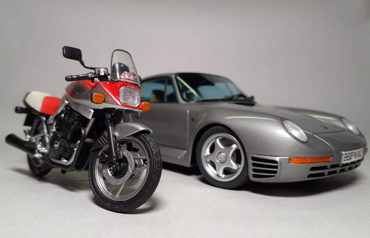 カタナと959で写真撮ってみました🎵
#GSX1100S
#PORSCHE959
#刀