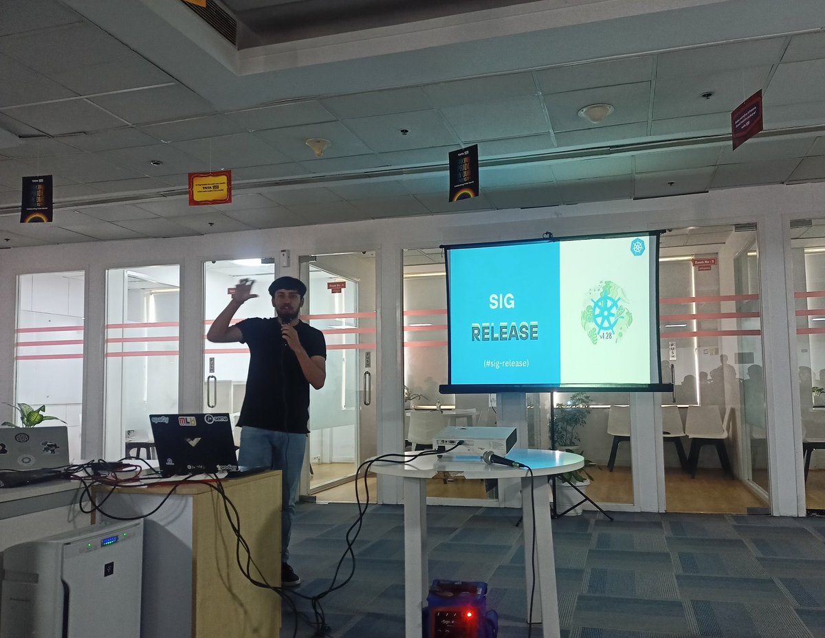 cncfnd's tweet photo. We now have @Nitishtwt06  Giving a Sneak Peek Inside The Kubernetes Release Team!! ⚡✨ https://t.co/o6h9yTC1gf