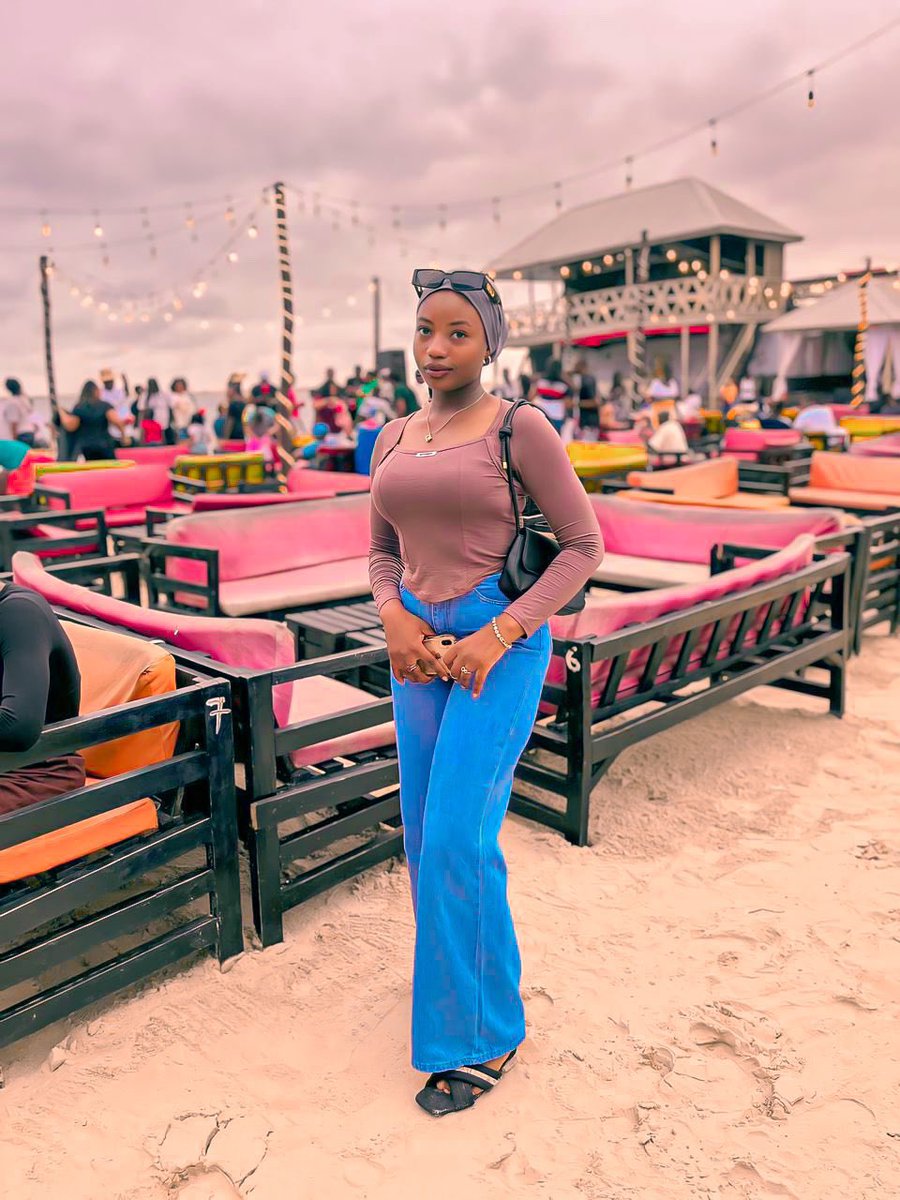 DoumbiaAeesha's tweet photo. the weekend is weekending ❤️🧿 https://t.co/TNzTGDuKmY