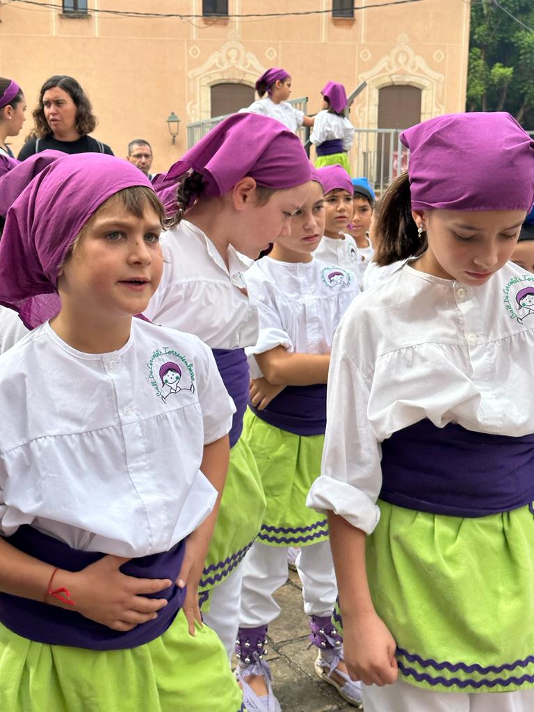 AjTorredembarra's tweet photo. 👉 Amb el Ball de Diables infantil, la Virgilieta, la Mulasseta, el Ball de Bastons infantil, el Ball de Pastorets infantil, el Ball del Patatuf i el Ball de Cercolets.

Festa Major de Santa Rosalia #Torredembarra #FMTdb 

📷 Anna F. https://t.co/31h9ZYDxuo
