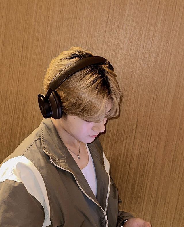 Matthew_Seok's tweet photo. Matthew and Gunwook pictures from Instragram !

#SEOKMATTHEW #석매튜
#ZEROBASEONE #ZB1 #제로베이스원 https://t.co/SKYZ7bgSh9