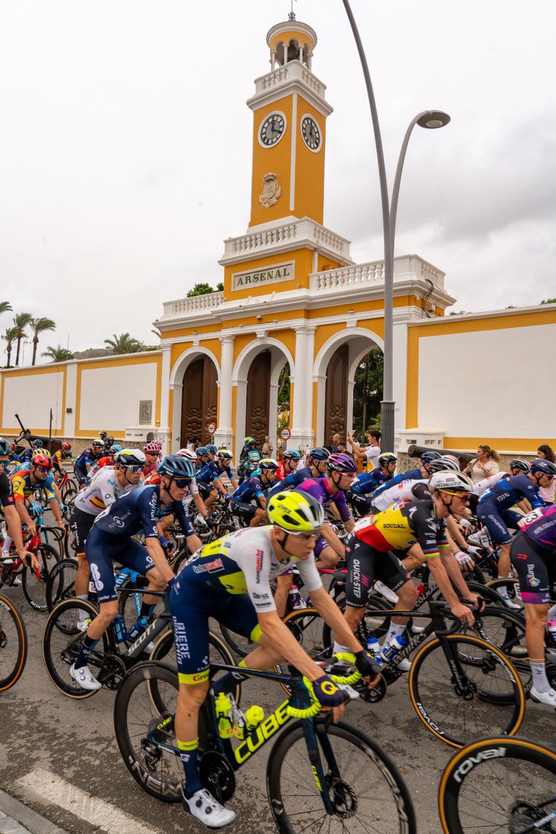 NoeliaArroyoHer's tweet photo. La novena etapa de @lavuelta sale desde #Cartagena rumbo a Caravaca arropada por miles de cartageneros.

¡Gracias a los 200 efectivos que componen el dispositivo y a los casi 100 voluntarios de clubes ciclistas que lo han hecho posible!

♥️ 👋 𝗖𝗮𝗿𝘁𝗮𝗴𝗲𝗻𝗮
 
#LaVuelta23 https://t.co/BTeUonnnjK