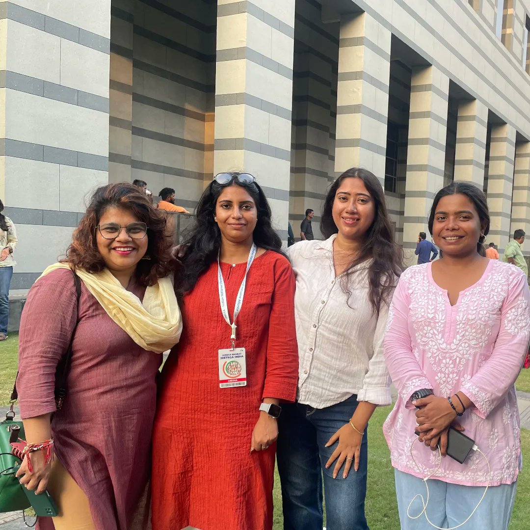 urvashikhona's tweet photo. Reporter diary : An assignment in Mumbai is always an excuse to meet your old frnds from your own city - some whom you have known over a decade now! Meet ups at I.N.D.I.A bloc #OppositionMeeting @vinivdvc @Ranjeetjs @joymalabagchi @sompura_preeti #ReporterLife #journalistdiary https://t.co/bInCg80won