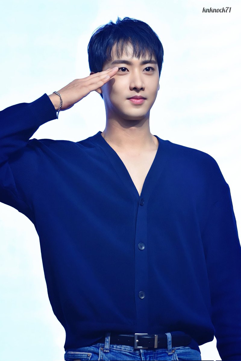 knknock71's tweet photo. 230902 메이크스타 팬싸

전역 축하해🫡🤍

#인성짱짱 #정인성 #크나큰 #크나큰짱짱 #KNK @KNKOfficial220 https://t.co/UxwNkCIdXU